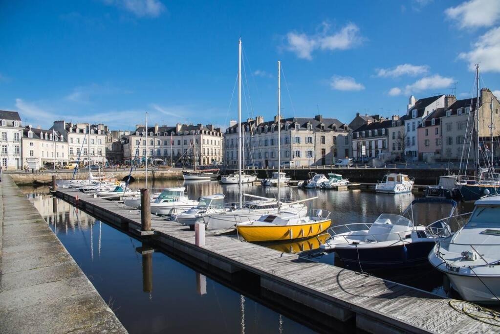 Au Centre De Vannes Exterior photo